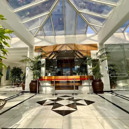 Puerto Banus Playas Del Duque * 马尔韦利亚