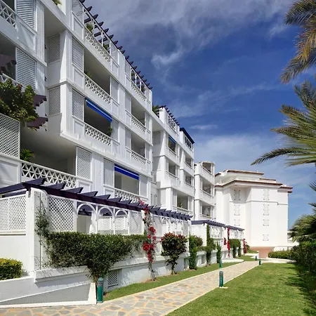Puerto Banus Playas Del Duque 马尔韦利亚
