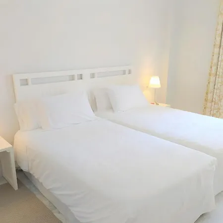 Puerto Banus Playas Del Duque * 马尔韦利亚