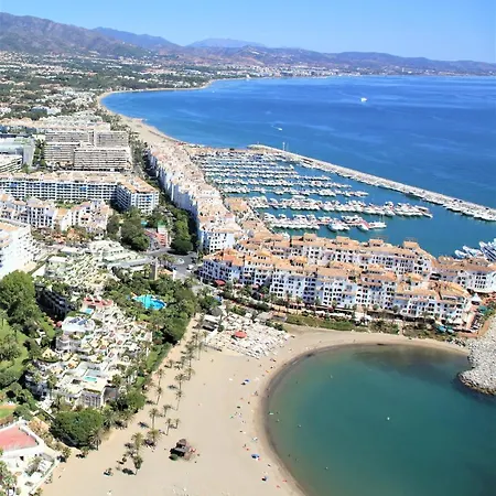 Puerto Banus Playas Del Duque 马尔韦利亚